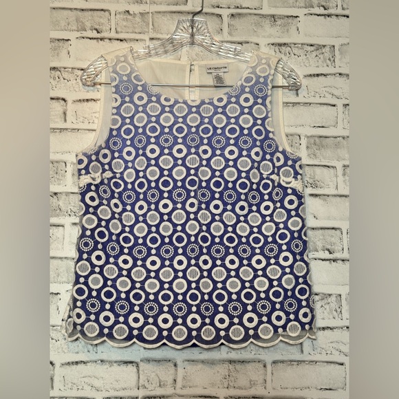 Liz Claiborne Tops - Liz Claiborne Blue and White Sleeveless Top embroidered overlay ombré look